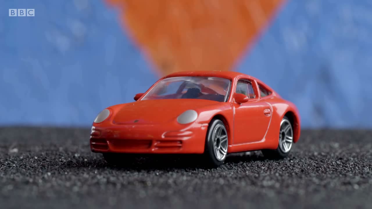 截图：Red car.